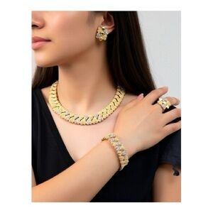 Elegant Gold and Silver Jewelry Set
